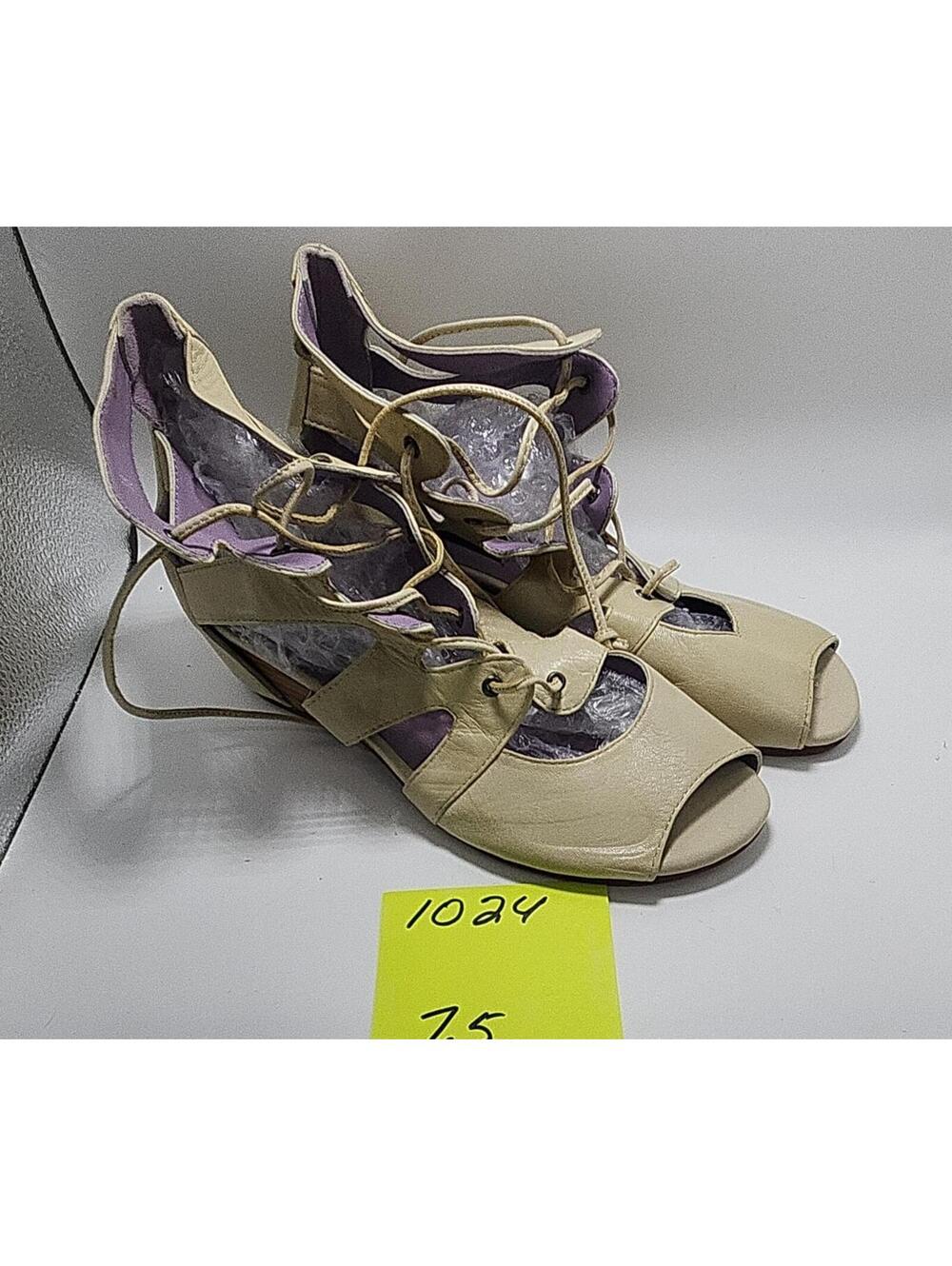 Everybody Women's Strappy Sandals Leather Beige Lace-Up Open Toe Wedge 7.5